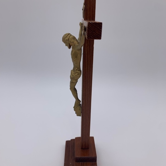 Vtg. Automatic China 9” Bronze Resin Jesus Standing Wooden Crucifix - Picture 9 of 13